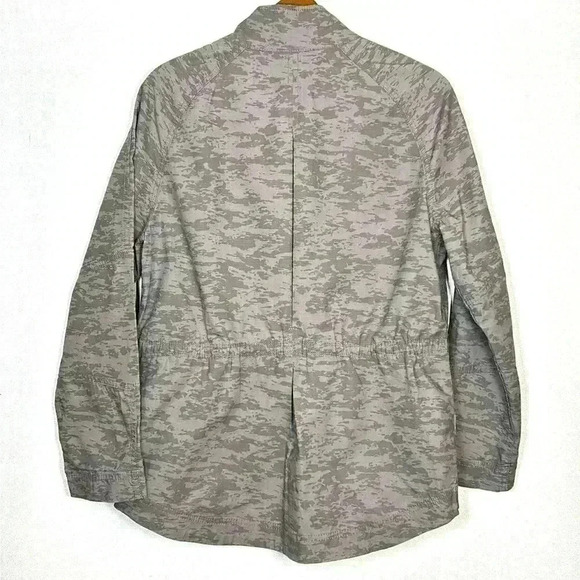 Eddie Bauer Button Up Women's Medium Jacket Cotton Spandex  Outdoor Camo Light - Picture 2 of 9